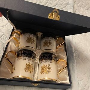 Elegant Gold and blue Floral Mug Set